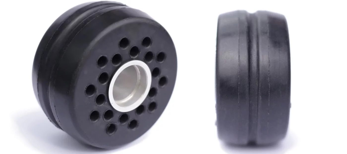 Exclusive V flex roller ski wheel: better durability and aquaplaning